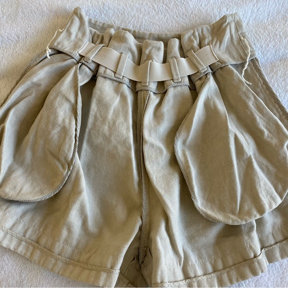 Brunello Cucinelli High Waist Cream Paperbag Waist Shorts - Picture 13 of 16